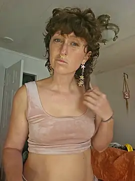 Snapshot of mossy_kiss chatting on October 2025 03:25:02 PM mossy kiss online show from October 2025 03:25:02 PM