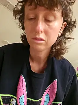 Snapshot of mossy_kiss chatting on October 2025 03:44:01 PM mossy kiss online show from October 2025 03:44:01 PM