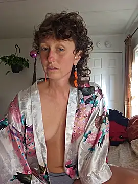 Snapshot of mossy_kiss chatting on November 2025 08:22:02 PM mossy kiss online show from November 2025 08:22:02 PM