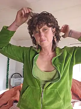 Snapshot of mossy_kiss chatting on December 2025 08:02:01 PM mossy kiss online show from December 2025 08:02:01 PM