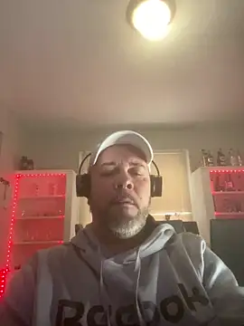 Cristian-Brayan online show from February 2025 01:20:01 PM