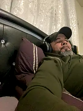 Cristian-Brayan online show from November 2025 11:21:01 AM