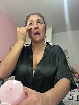 Snapshot of gabiTetas chatting on September 2025 08:02:01 PM gabiTetas online show from September 2025 08:02:01 PM