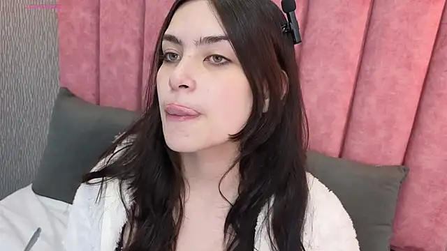 Alexa Thaylor  online show from March 2026 04:03:02 PM