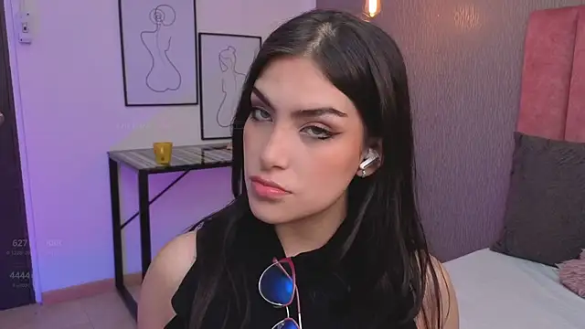 Alexa Thaylor  online show from June 2026 06:54:01 PM