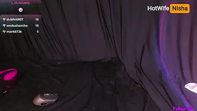 Snapshot of HotWifeNisha chatting on October 2025 01:04:02 AM HotWifeNisha online show from October 2025 01:04:02 AM