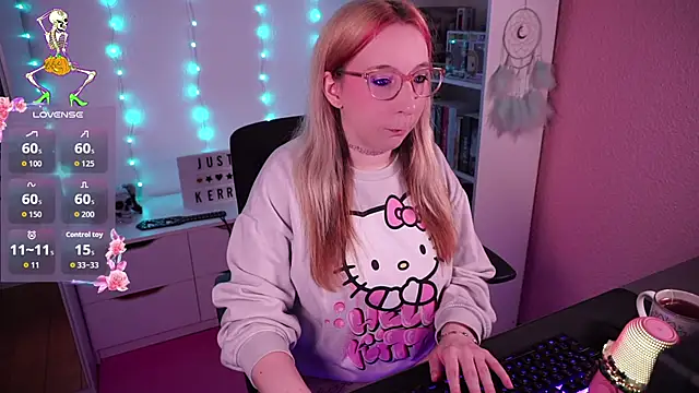 Snapshot of JustKerry chatting on October 2025 09:35:02 AM JustKerry online show from October 2025 09:35:02 AM