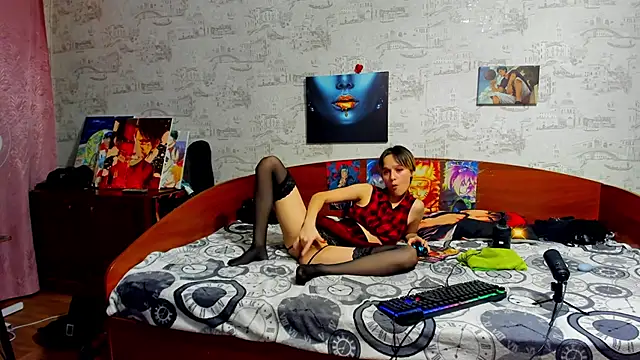 Snapshot of KagamiTayga chatting on November 2025 02:37:02 PM KagamiTayga online show from November 2025 02:37:02 PM