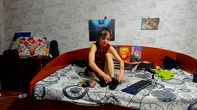 Snapshot of KagamiTayga chatting on November 2025 02:33:01 AM KagamiTayga online show from November 2025 02:33:01 AM