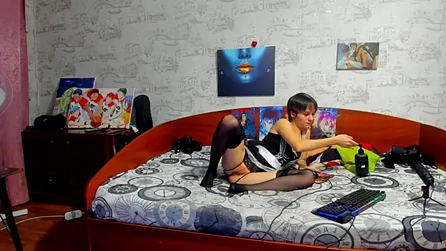 Snapshot of KagamiTayga chatting on November 2025 02:45:02 AM KagamiTayga online show from November 2025 02:45:02 AM