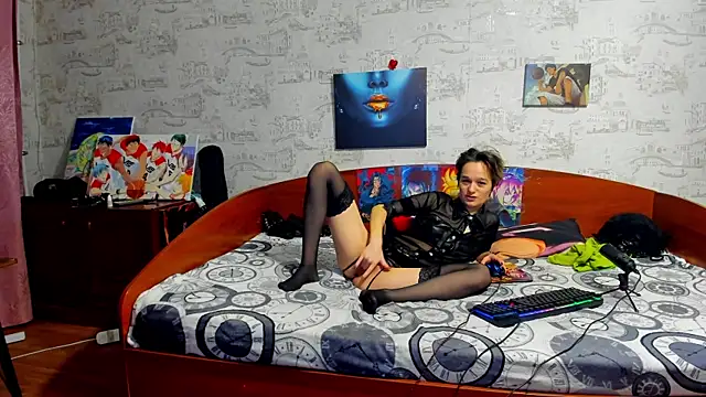 Snapshot of KagamiTayga chatting on November 2025 02:33:02 AM KagamiTayga online show from November 2025 02:33:02 AM