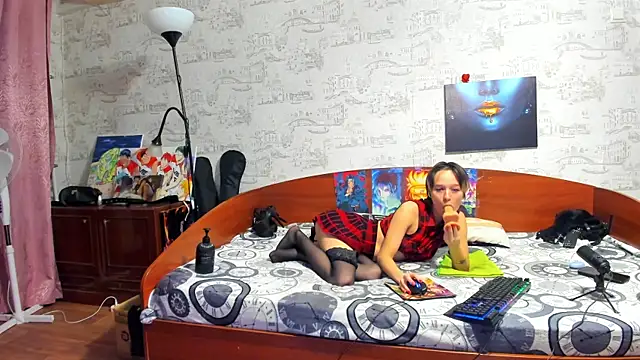 Snapshot of KagamiTayga chatting on December 2025 02:39:01 AM KagamiTayga online show from December 2025 02:39:01 AM