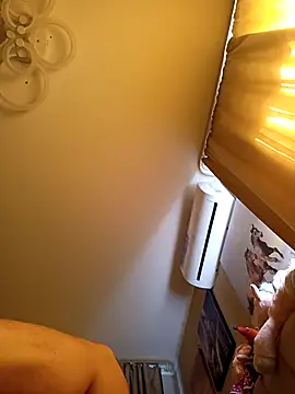 Snapshot of ROXOLANAA_SEXY chatting on September 2025 11:14:01 AM ROXOLANAA SEXY online show from September 2025 11:14:01 AM