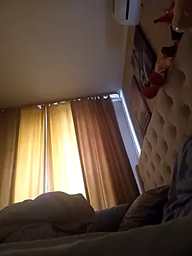 Snapshot of ROXOLANAA_SEXY chatting on October 2025 08:22:01 AM ROXOLANAA SEXY online show from October 2025 08:22:01 AM