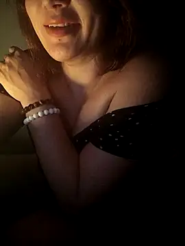 Snapshot of ROXOLANAA_SEXY chatting on October 2025 10:26:02 PM ROXOLANAA SEXY online show from October 2025 10:26:02 PM