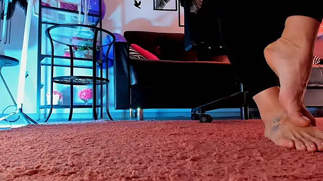 Snapshot of RebeccaMartinez chatting on December 2024 01:56:02 PM RebeccaMartinez online show from December 2024 01:56:02 PM