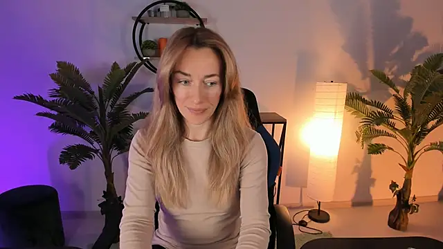 Snapshot of RebeccaMartinez chatting on February 2025 07:27:02 AM RebeccaMartinez online show from February 2025 07:27:02 AM