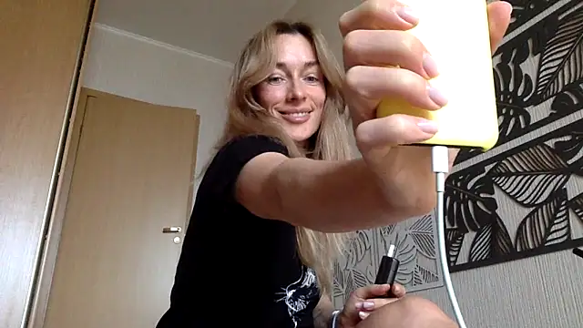 Snapshot of RebeccaMartinez chatting on March 2025 09:47:02 AM RebeccaMartinez online show from March 2025 09:47:02 AM