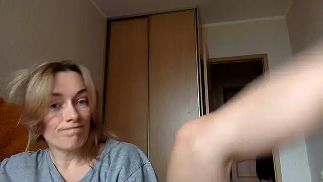 Snapshot of RebeccaMartinez chatting on March 2025 10:07:02 AM RebeccaMartinez online show from March 2025 10:07:02 AM