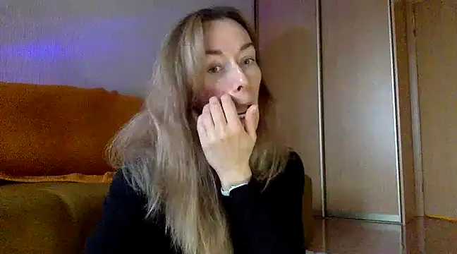 Snapshot of RebeccaMartinez chatting on March 2025 01:13:02 PM RebeccaMartinez online show from March 2025 01:13:02 PM