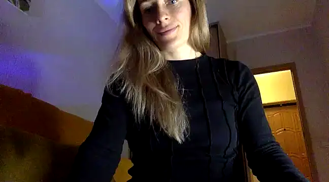 Snapshot of RebeccaMartinez chatting on March 2025 09:09:01 AM RebeccaMartinez online show from March 2025 09:09:01 AM