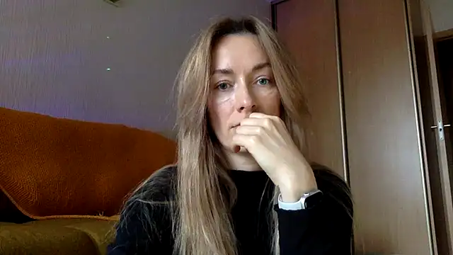 Snapshot of RebeccaMartinez chatting on March 2025 08:10:02 AM RebeccaMartinez online show from March 2025 08:10:02 AM