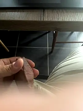 Snapshot of mattexhibe chatting on September 2025 05:01:01 PM mattexhibe online show from September 2025 05:01:01 PM