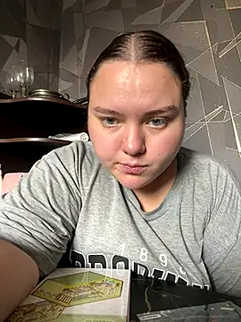 Snapshot of Comprom1se chatting on September 2025 10:39:02 AM Comprom1se online show from September 2025 10:39:02 AM