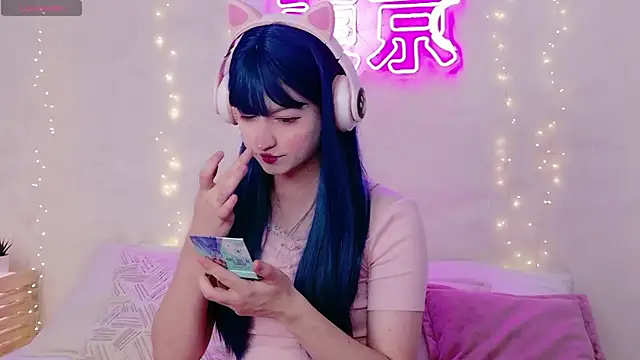 Snapshot of EffyEfans chatting on November 2025 04:13:01 AM EffyEfans online show from November 2025 04:13:01 AM