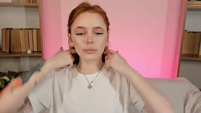 Phoenix Margo online show from December 2025 03:34:01 AM