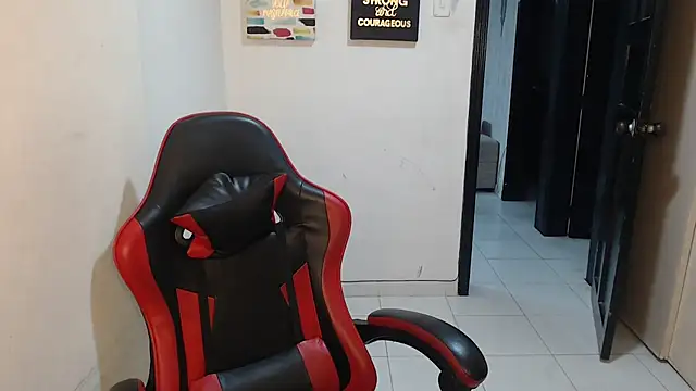 Liamiler01  online show from February 2026 10:44:02 AM