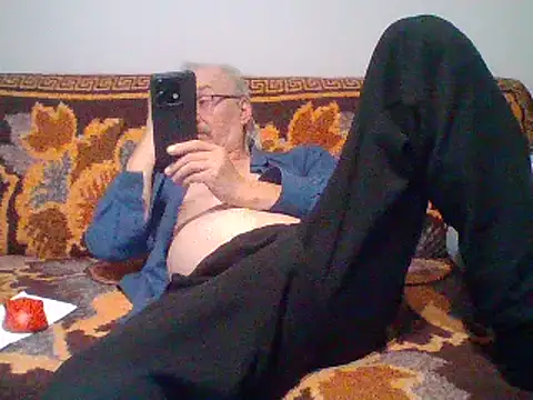 Snapshot of cumloverboyxx69 chatting on February 2025 07:31:02 PM cumloverboyxx69 online show from February 2025 07:31:02 PM