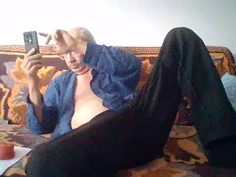 Snapshot of cumloverboyxx69 chatting on February 2025 08:20:02 AM cumloverboyxx69 online show from February 2025 08:20:02 AM