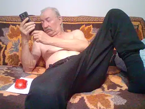 Snapshot of cumloverboyxx69 chatting on February 2025 03:33:02 AM cumloverboyxx69 online show from February 2025 03:33:02 AM