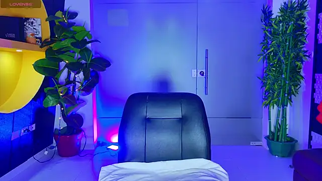 MalaikaBrown online show from October 2025 12:19:01 PM