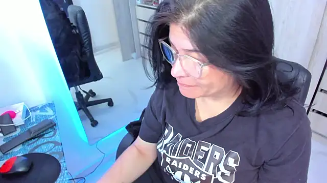 BellaFlaming online show from June 2026 01:32:01 PM