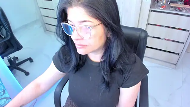 BellaFlaming online show from June 2026 12:09:02 PM