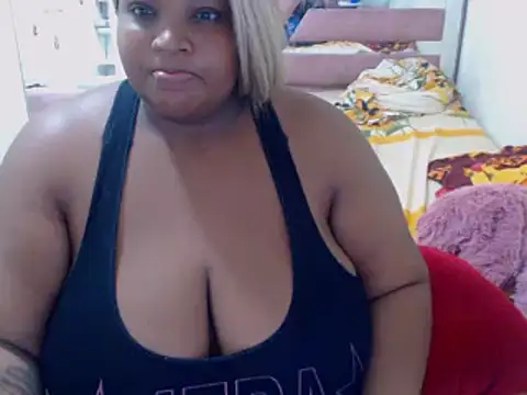 Snapshot of chocolatehot04 chatting on January 2025 11:58:02 PM chocolatehot04 online show from January 2025 11:58:02 PM