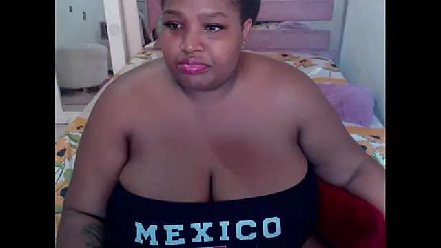 Snapshot of chocolatehot04 chatting on January 2025 10:11:02 PM chocolatehot04 online show from January 2025 10:11:02 PM