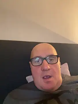 vanjbi45 online show from December 2024 12:30:01 PM