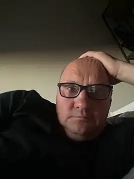 vanjbi45 online show from October 2025 05:11:01 PM