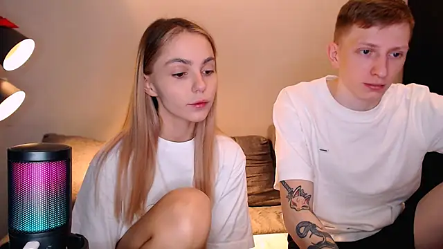 juliaanddima online show from October 2025 06:58:01 AM