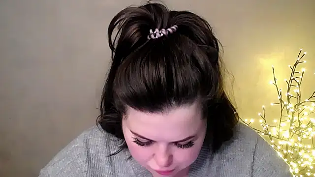 Emily Mo online show from November 2025 06:34:01 AM