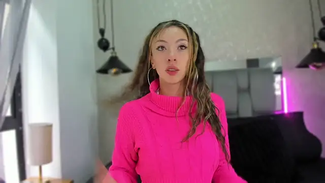 mia thompsonn  online show from May 2026 02:03:02 PM