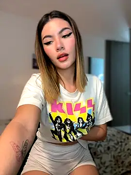 Snapshot of Your_Honeey chatting on September 2025 02:02:01 AM Your Honeey online show from September 2025 02:02:01 AM