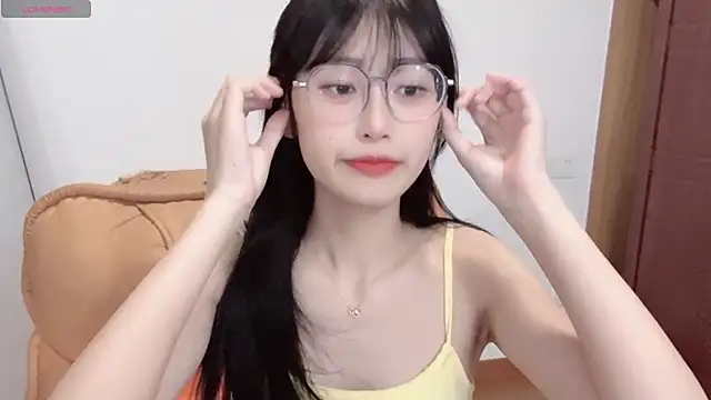 Snapshot of 4uoki chatting on October 2025 01:43:02 PM 4uoki online show from October 2025 01:43:02 PM