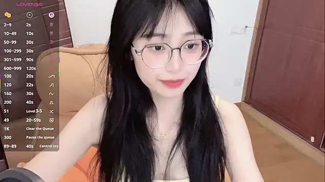 4uoki online show from May 2026 03:11:01 PM