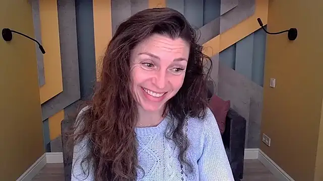 Snapshot of EllaLong chatting on October 2025 12:29:01 PM EllaLong online show from October 2025 12:29:01 PM