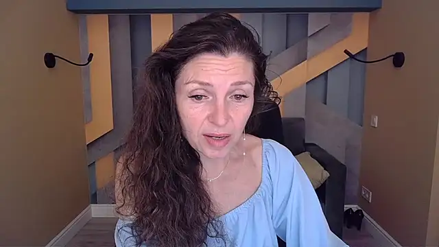 EllaLong online show from June 2026 11:34:02 AM