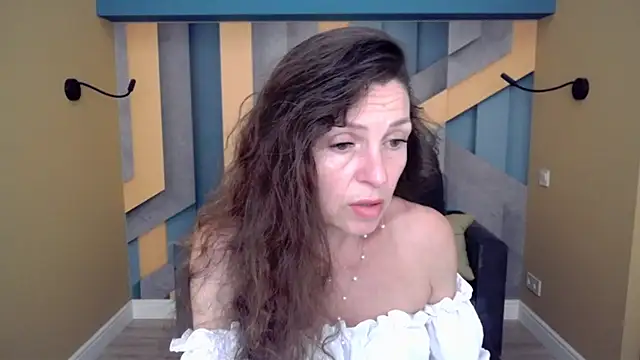 EllaLong online show from June 2026 11:24:02 AM